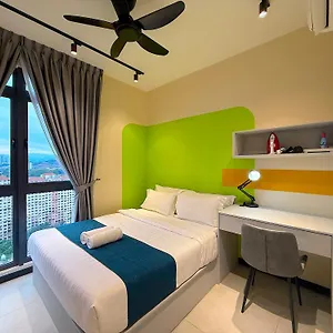 Neu By Serenity Homes Near Gleneagles, Klcc & Lrt Apartment